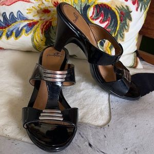 Comfort ~ modified wedge style like new!